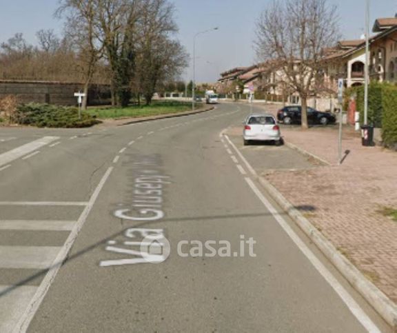 Box/posto auto in residenziale in Via Giuseppe Verdi