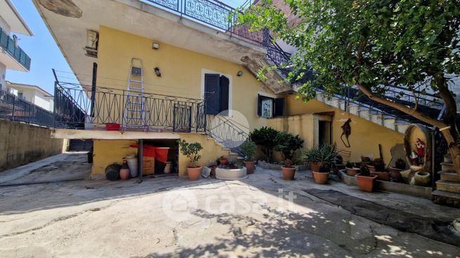 Casa indipendente in residenziale in Via Silvio Pellico 28