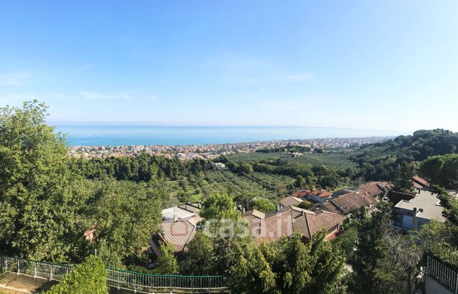 Villetta a schiera in residenziale in Strada provinciale san silvestro 81