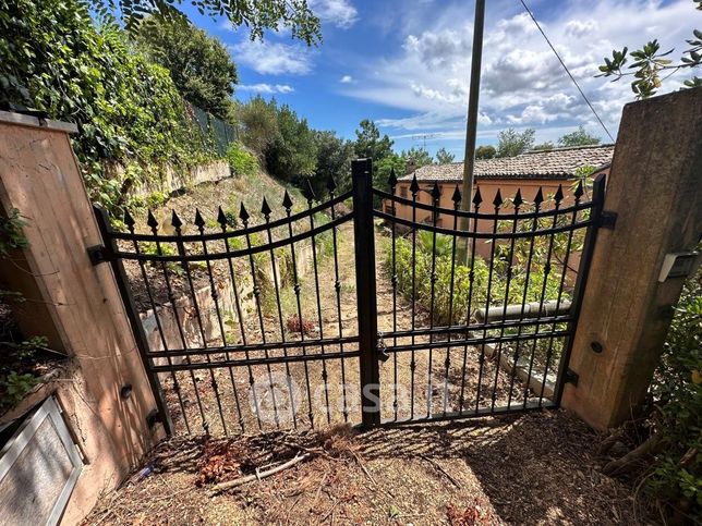 Casa indipendente in residenziale in Contrada Monte Cucco 5