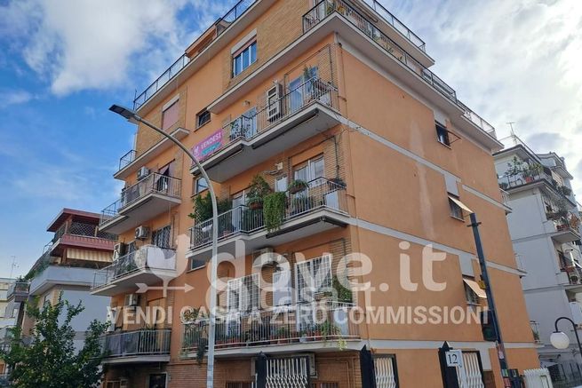 Appartamento in residenziale in Via degli Storni 14