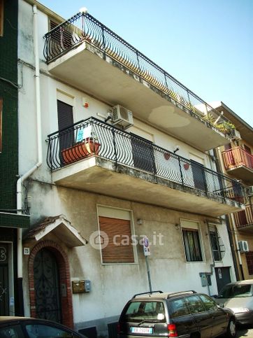 Box/posto auto in residenziale in Via Giacomo Leopardi 27