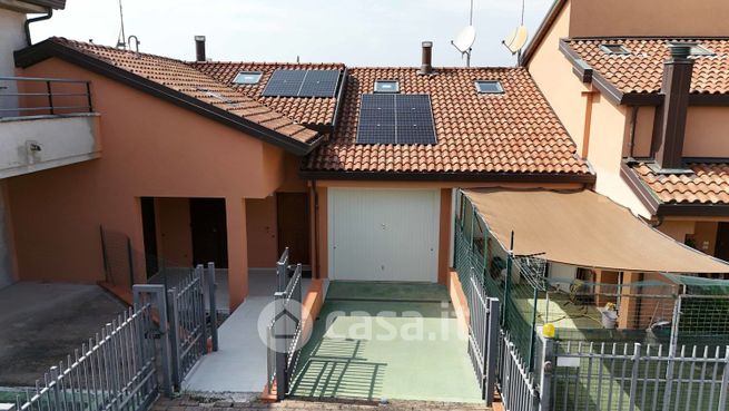 Villetta a schiera in residenziale in Via Rigardara 11