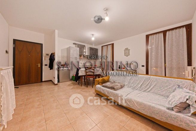 Appartamento in residenziale in Via Sante Mussini 30