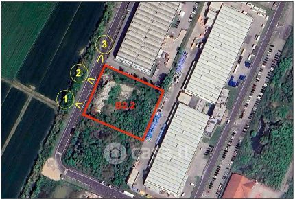 Terreno edificabile in residenziale in Via Cento