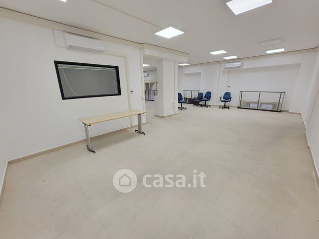 Ufficio in commerciale in Piazza Amedeo