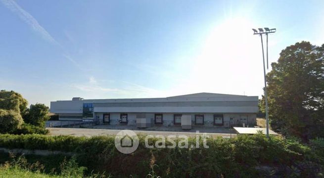 Capannone in commerciale in Strada Rovigana