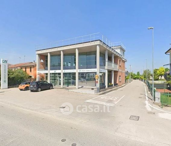 Ufficio in commerciale in 