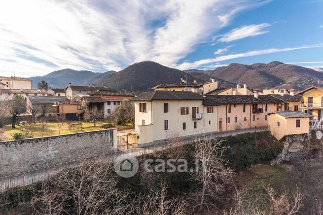 Casa indipendente in residenziale in Via Fucine