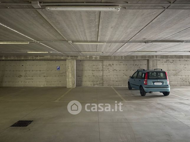 Garage/posto auto in residenziale in Via Curtatone