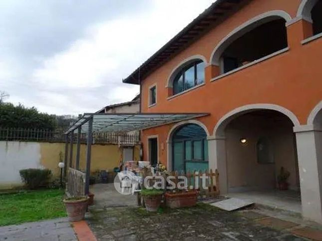 Appartamento in residenziale in Via Aretina 19