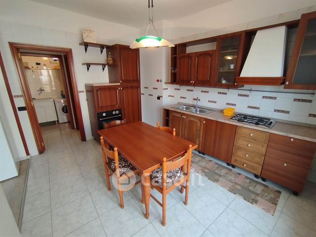 Casa bi/trifamiliare in residenziale in 