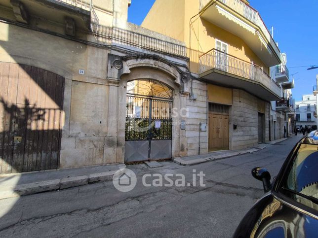 Box/posto auto in residenziale in Via Crocecchia 21