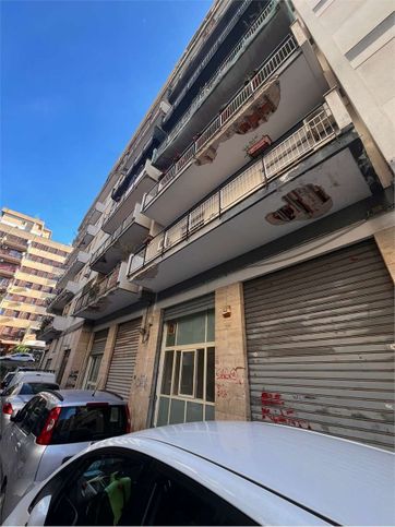 Ufficio in commerciale in Via Filippo Zuccarello 21