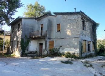 Casa indipendente in residenziale in Località serra