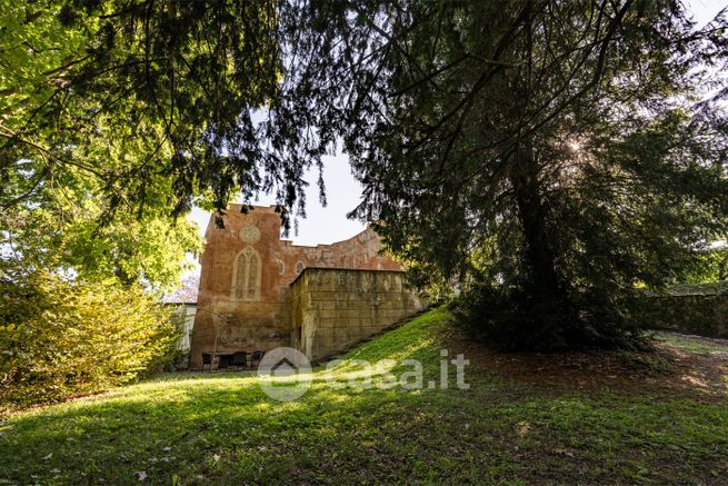 Villetta a schiera in residenziale in Viale Lodi 45