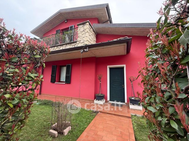 Villa in residenziale in 