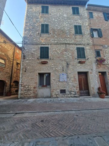 Casa indipendente in residenziale in Via Dante Alighieri 3