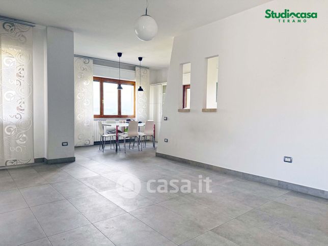 Appartamento in residenziale in Via Giovanni Melarangelo 48