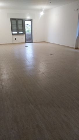 Ufficio in commerciale in Via Fedele Calvosa