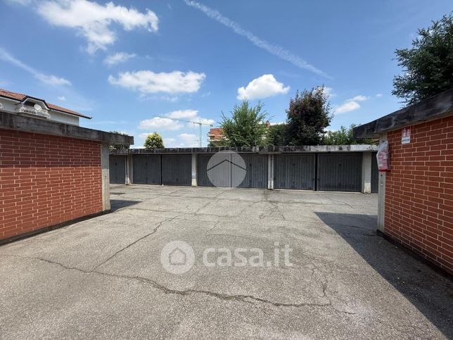 Box/posto auto in residenziale in Corso Europa 4