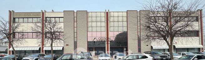 Ufficio in commerciale in 