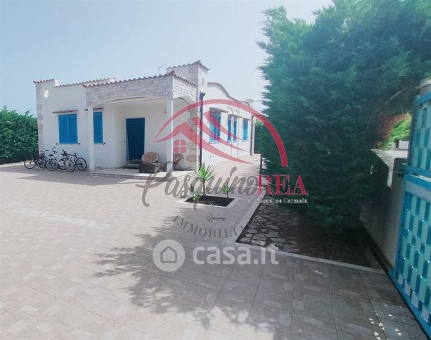 Villa in residenziale in Via Potenza 38