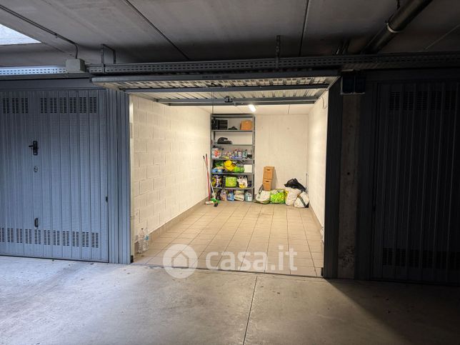 Garage/posto auto in residenziale in Via Prato 30