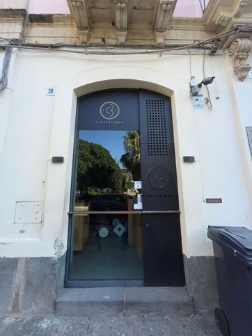 Attivitã /licenza (con o senza mura) in commerciale in Piazza Giuseppe Garibaldi
