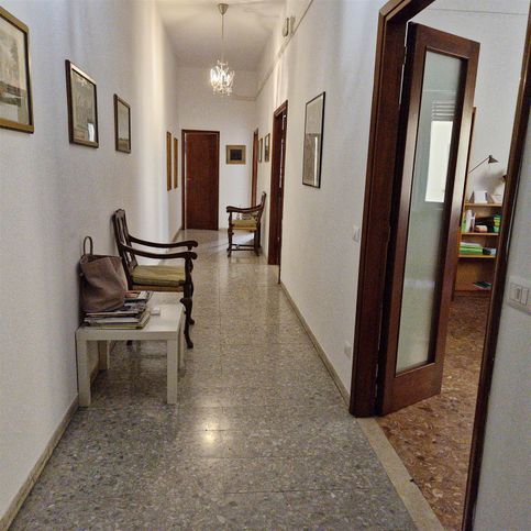 Ufficio in commerciale in 