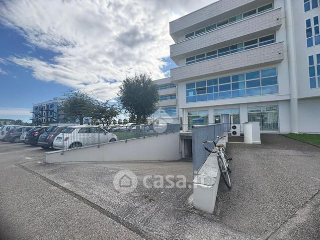 Capannone in commerciale in Via Macanno 38