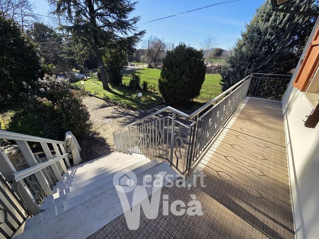 Casa indipendente in residenziale in 