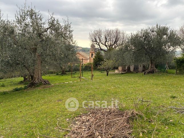 Terreno agricolo in commerciale in 