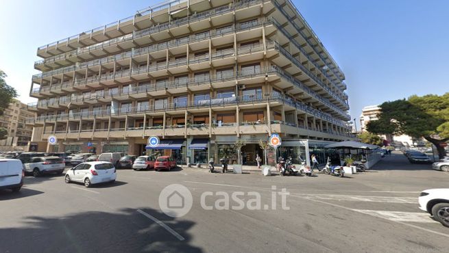 Garage/posto auto in residenziale in Piazza Europa 13