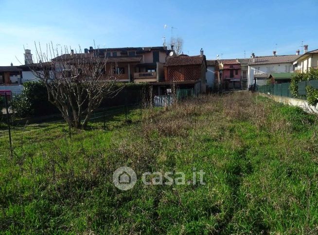 Terreno agricolo in commerciale in Via Giuseppe Garibaldi
