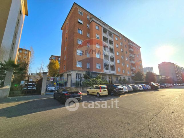 Ufficio in commerciale in Via Privata Angiolo Maffucci 66