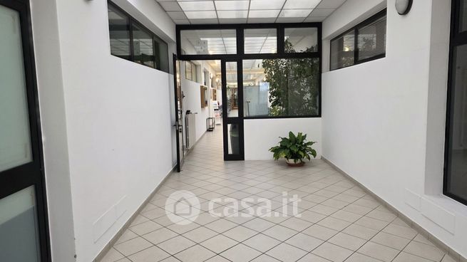 Ufficio in commerciale in Viale dell' Industria 68