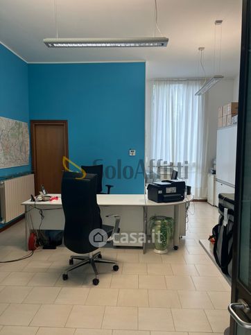 Negozio/locale commerciale in commerciale in Via G. B. Busnelli 78