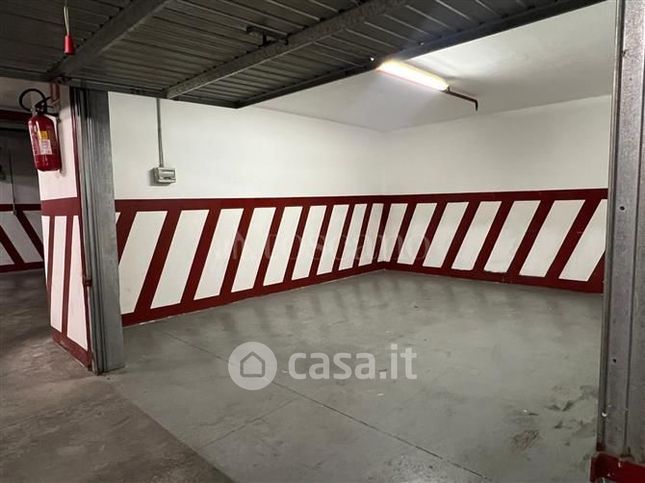 Box/posto auto in residenziale in Via Ugo Ojetti