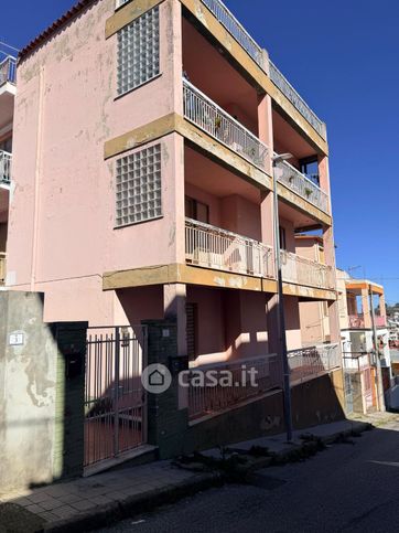 Appartamento in residenziale in Via Carmelo Floris 5