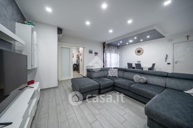 Appartamento in residenziale in Via G Cesare 26