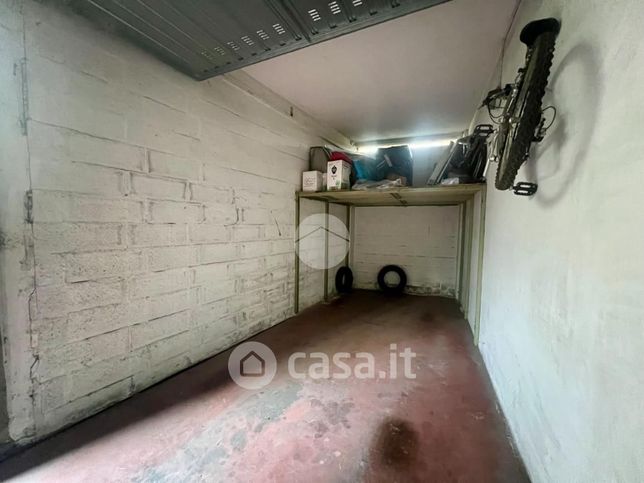 Garage/posto auto in residenziale in Corso Grosseto 301