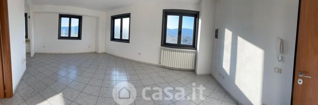 Ufficio in commerciale in 