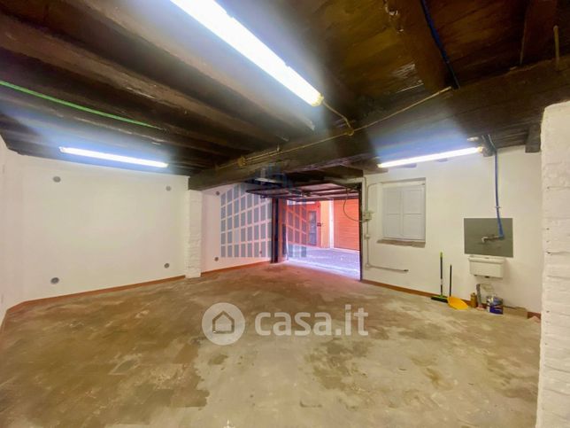 Box/posto auto in residenziale in Via San Faustino 91