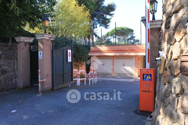 Garage/posto auto in residenziale in Via del Casaletto 140