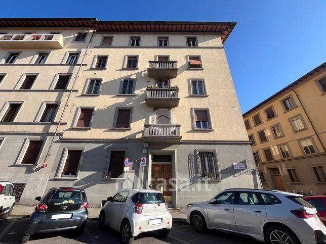 Appartamento in residenziale in Via Atto Vannucci 16