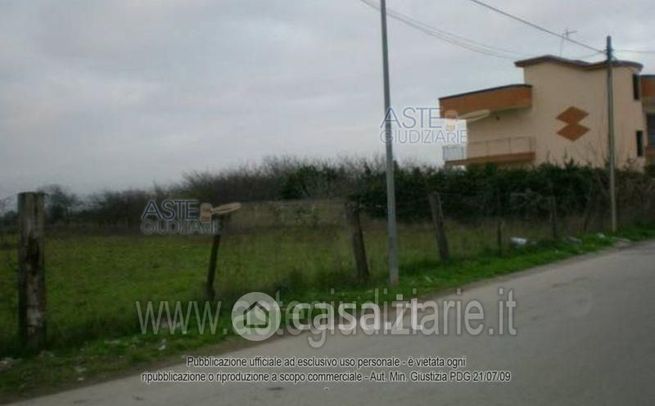 Terreno agricolo in commerciale in Via delle Rose