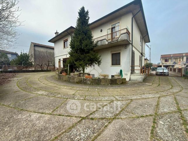 Casa bi/trifamiliare in residenziale in Via Dalmazia 19