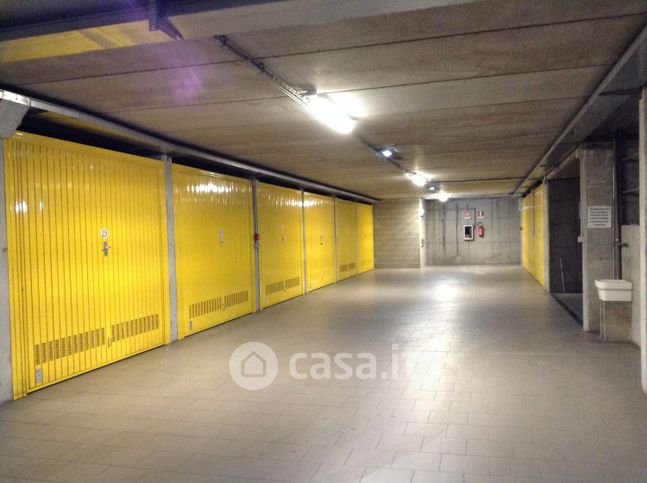 Garage/posto auto in residenziale in Corso Dante 106