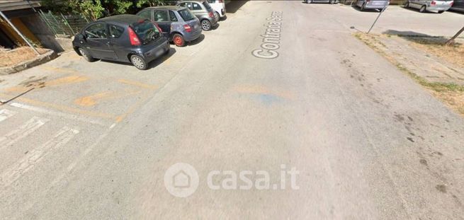 Ufficio in commerciale in Contrada Serra